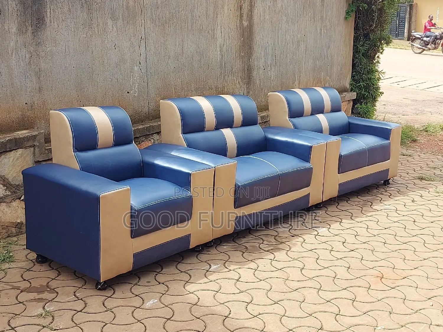 Memorable Five Seaters Sofas
