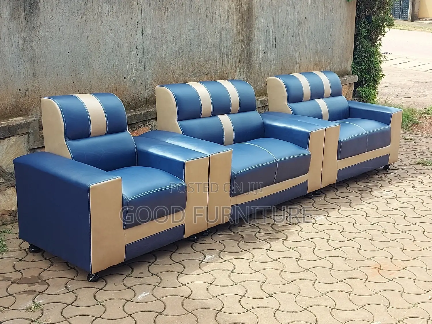 Memorable Five Seaters Sofas