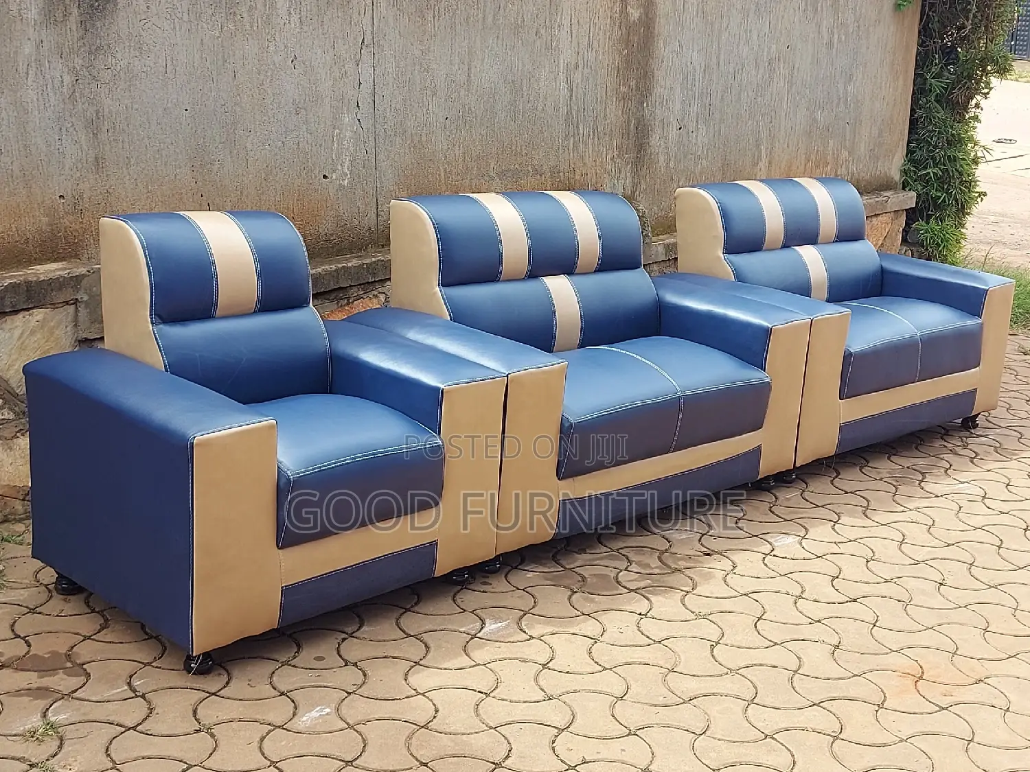 Memorable Five Seaters Sofas