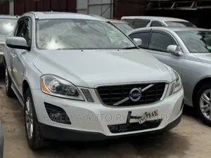 Volvo XC60 2011 White