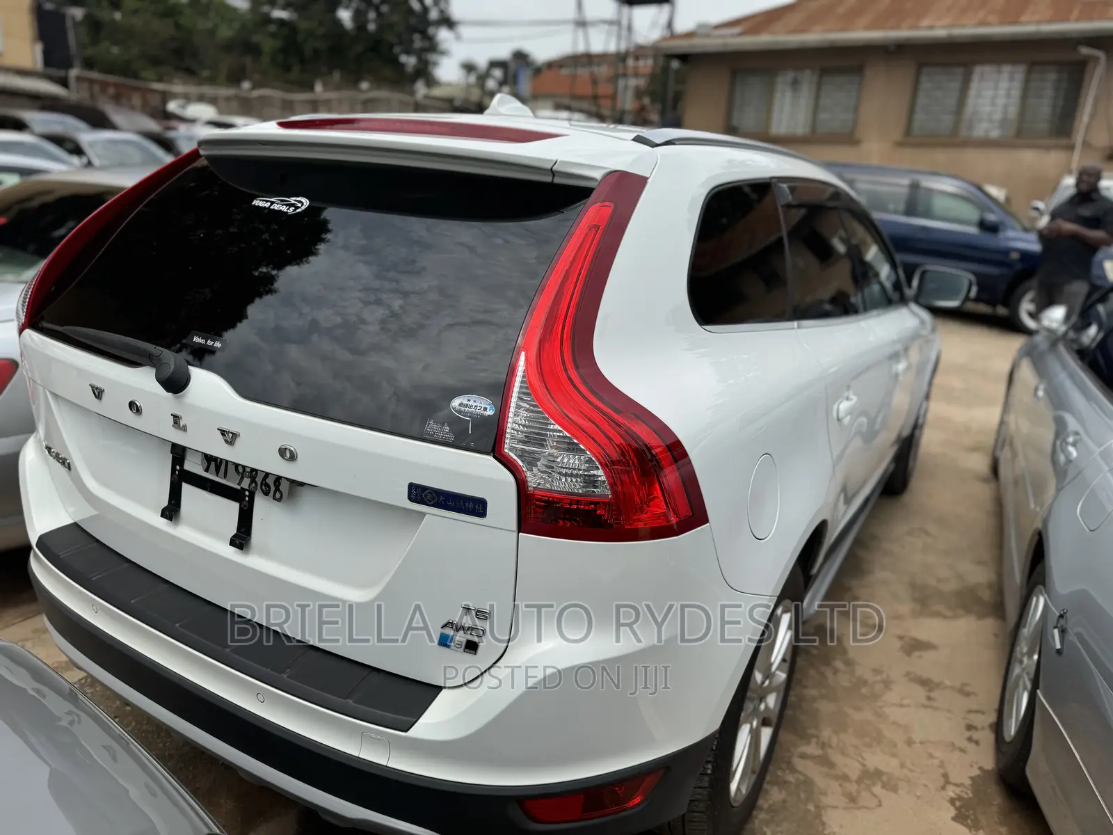 Volvo XC60 2011 White