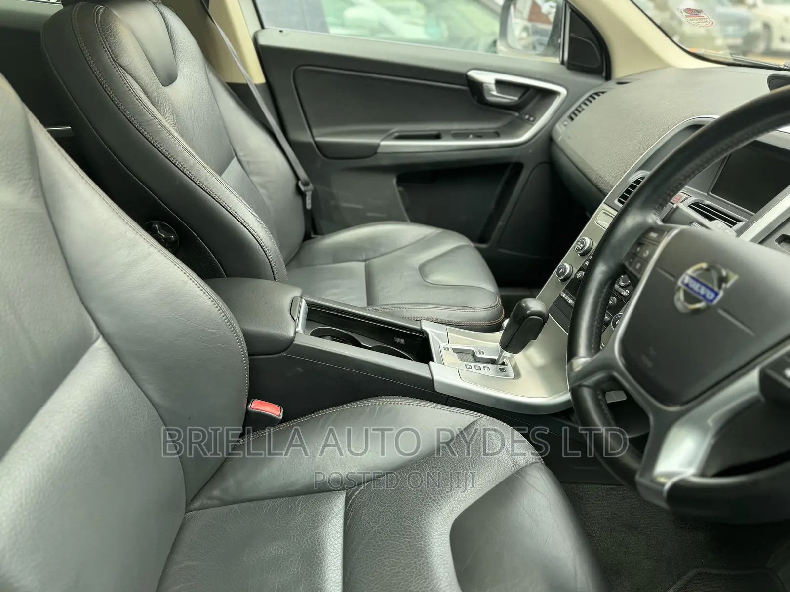 Volvo XC60 2011 White