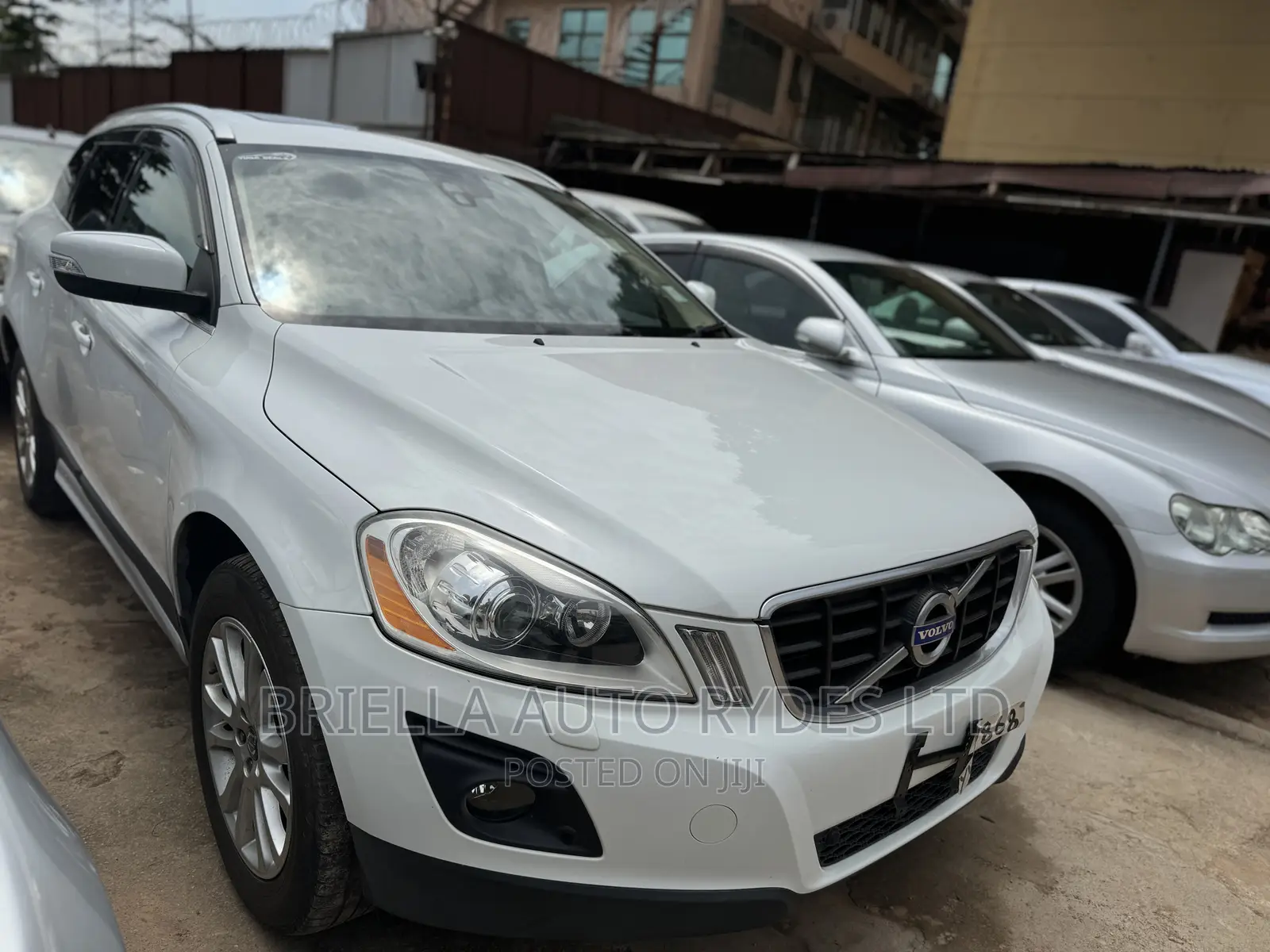 Volvo XC60 2011 White