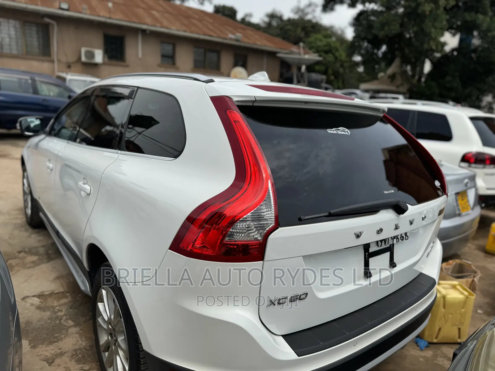 Volvo XC60 2011 White