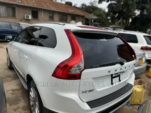 Volvo XC60 2011 White