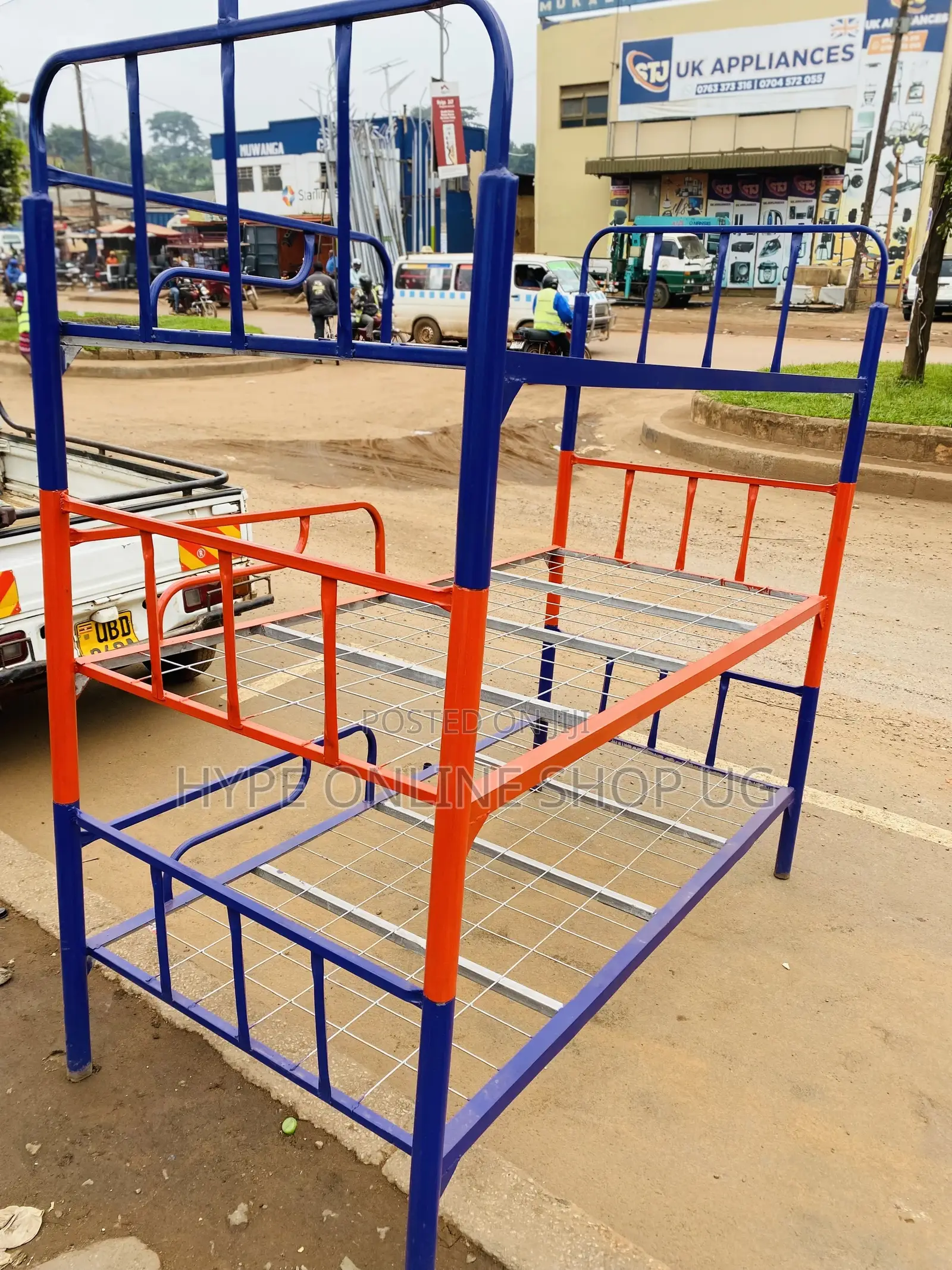 3coloured Decker Bed
