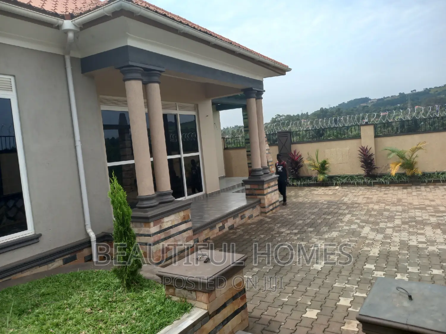 Furnished 4bdrm House in Kitende, Ssabagabo-Makindye for sale