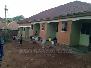 Photo - 5bdrm House in Kitende Ntebe Rd, Central Division for sale