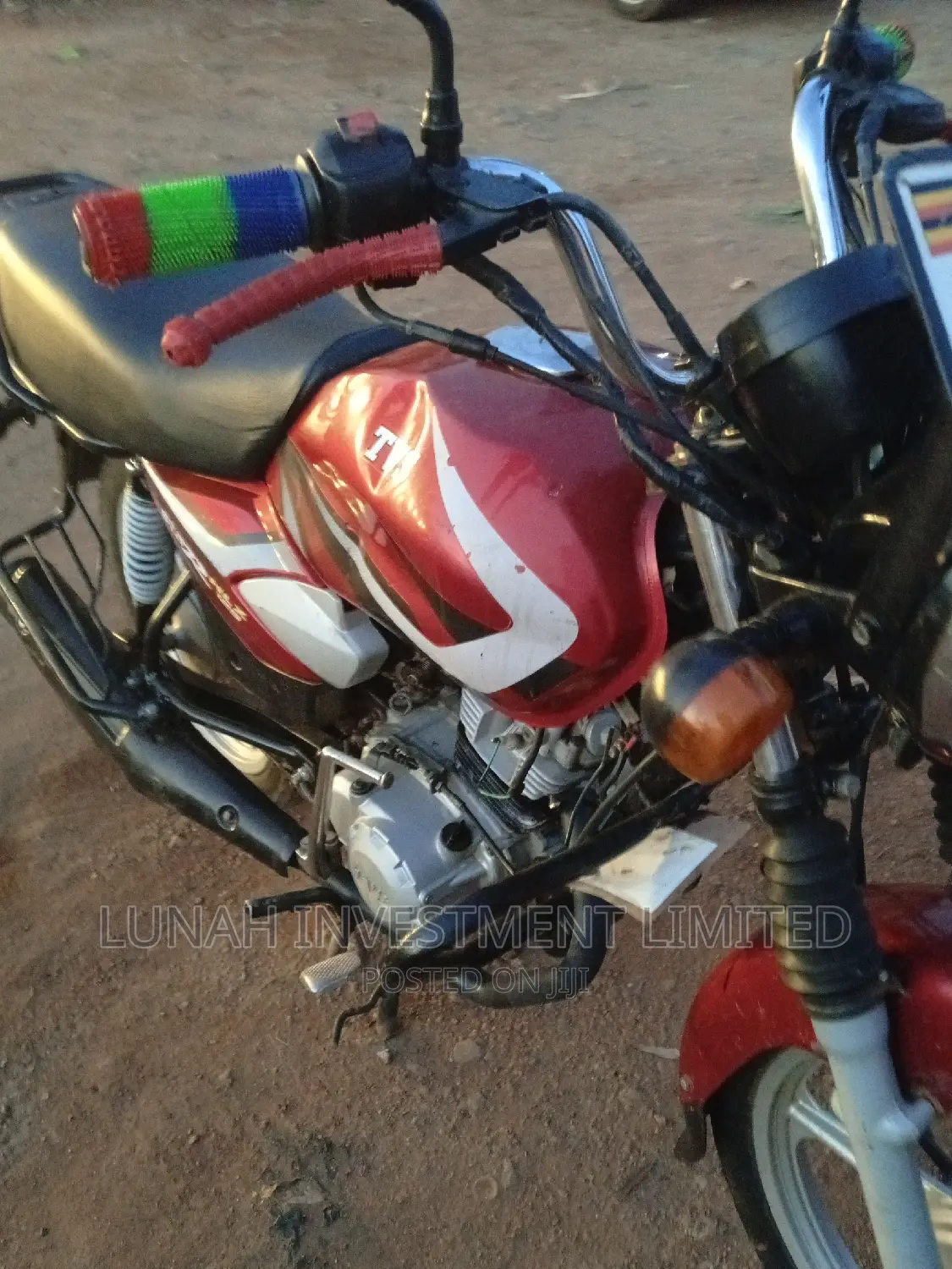 TVS HLX 125 2024 Red