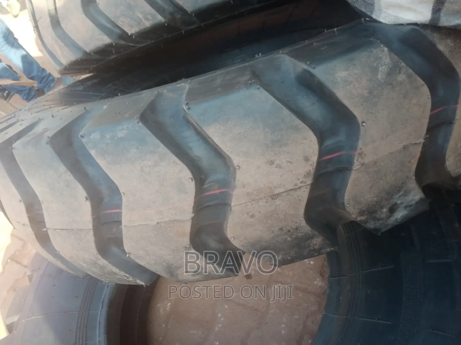1400. 24 Tractor Tyres With 28ply.