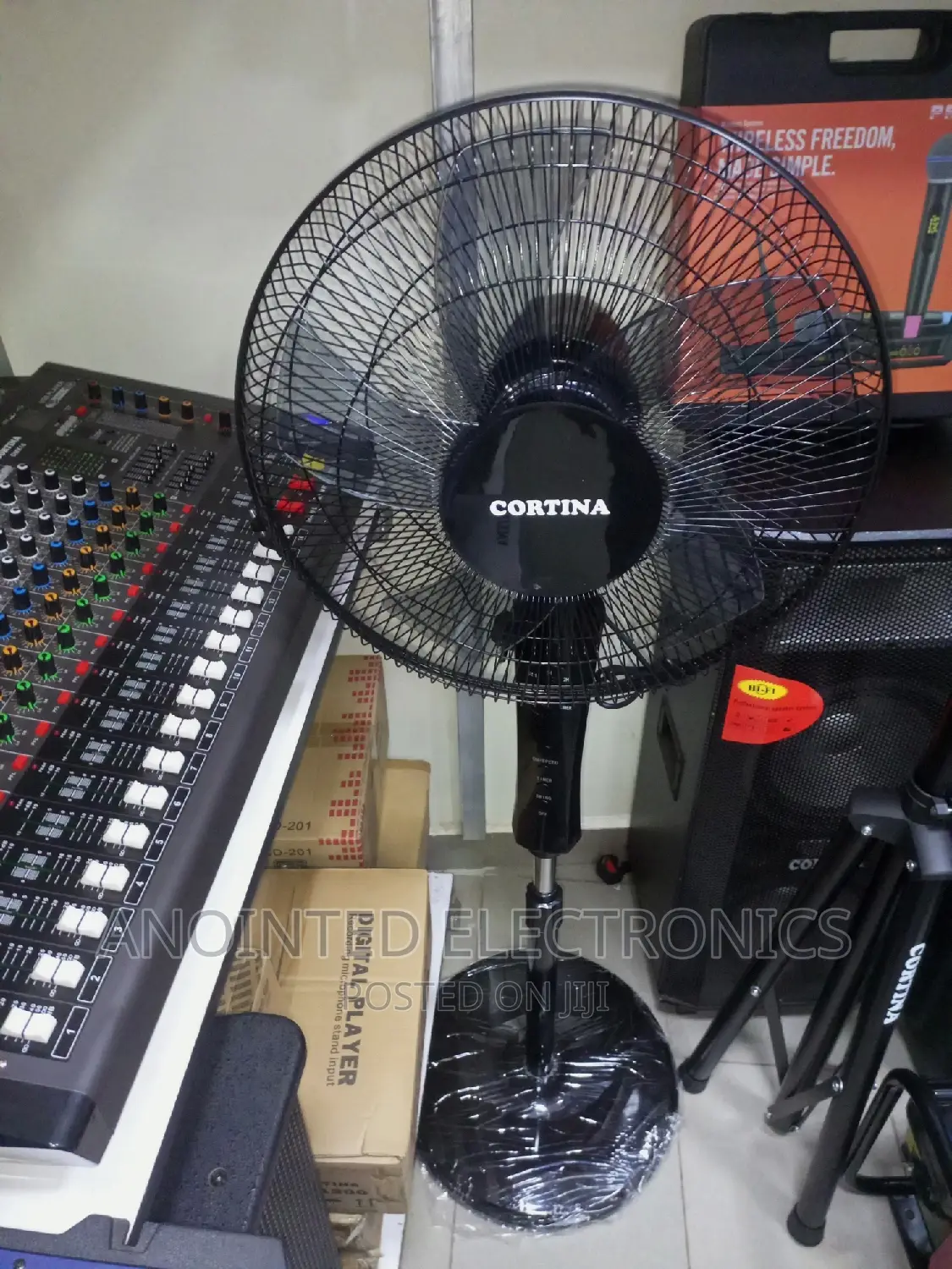 Cortina Stand Fans Black With a Remote