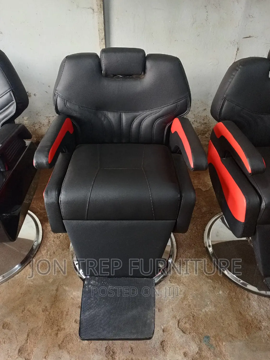 Babar Saloon Chair