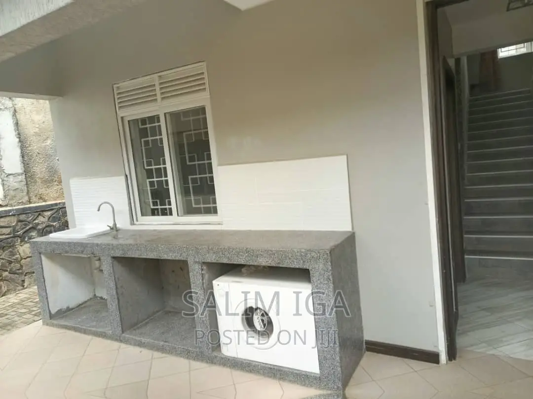 Furnished 3bdrm Townhouse / Terrace for rent