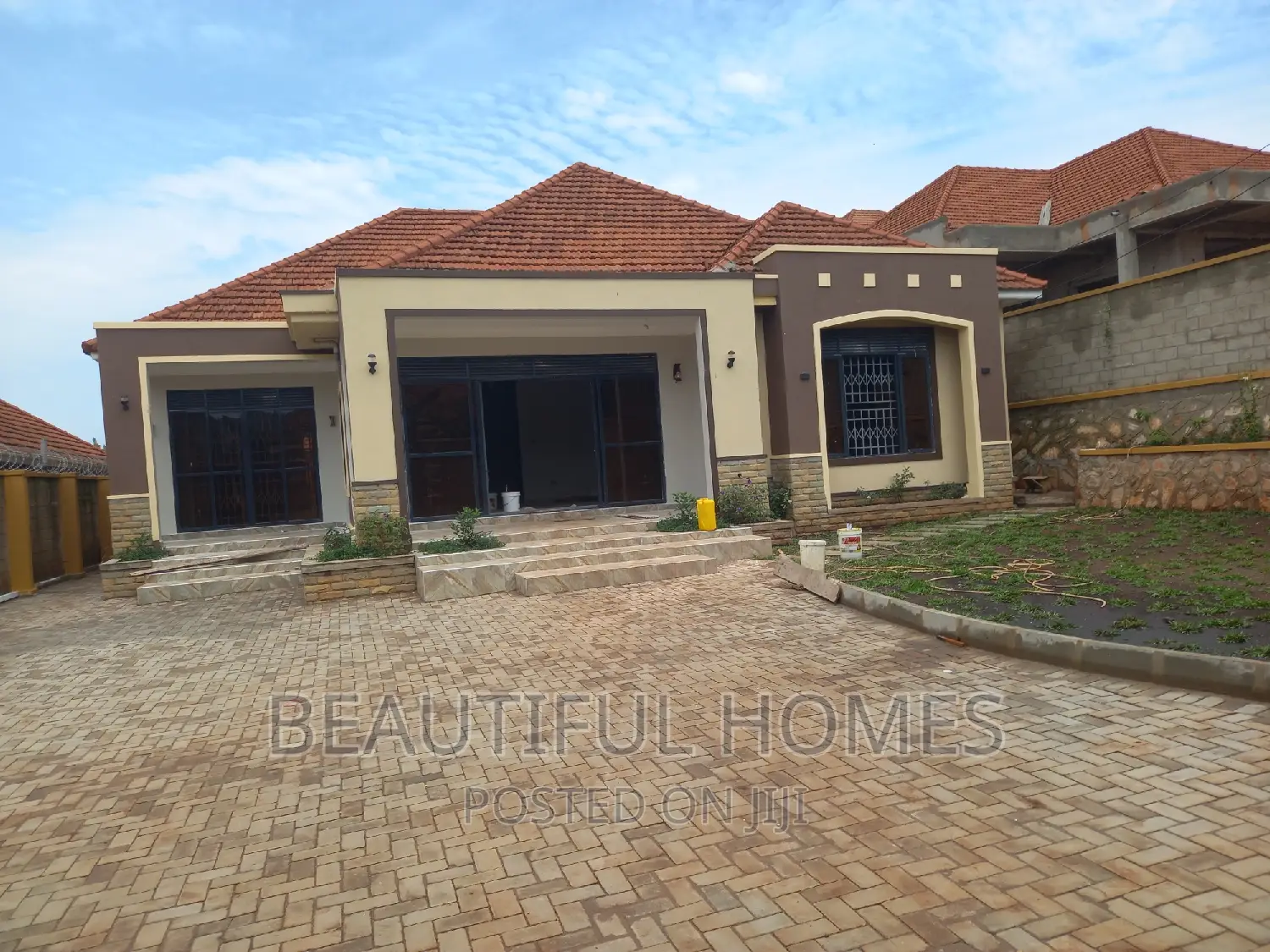 Furnished 5bdrm House in Bwebajja Entebbe, Central Division for sale