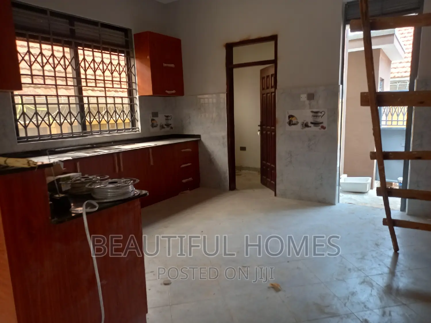 Furnished 5bdrm House in Bwebajja Entebbe, Central Division for sale