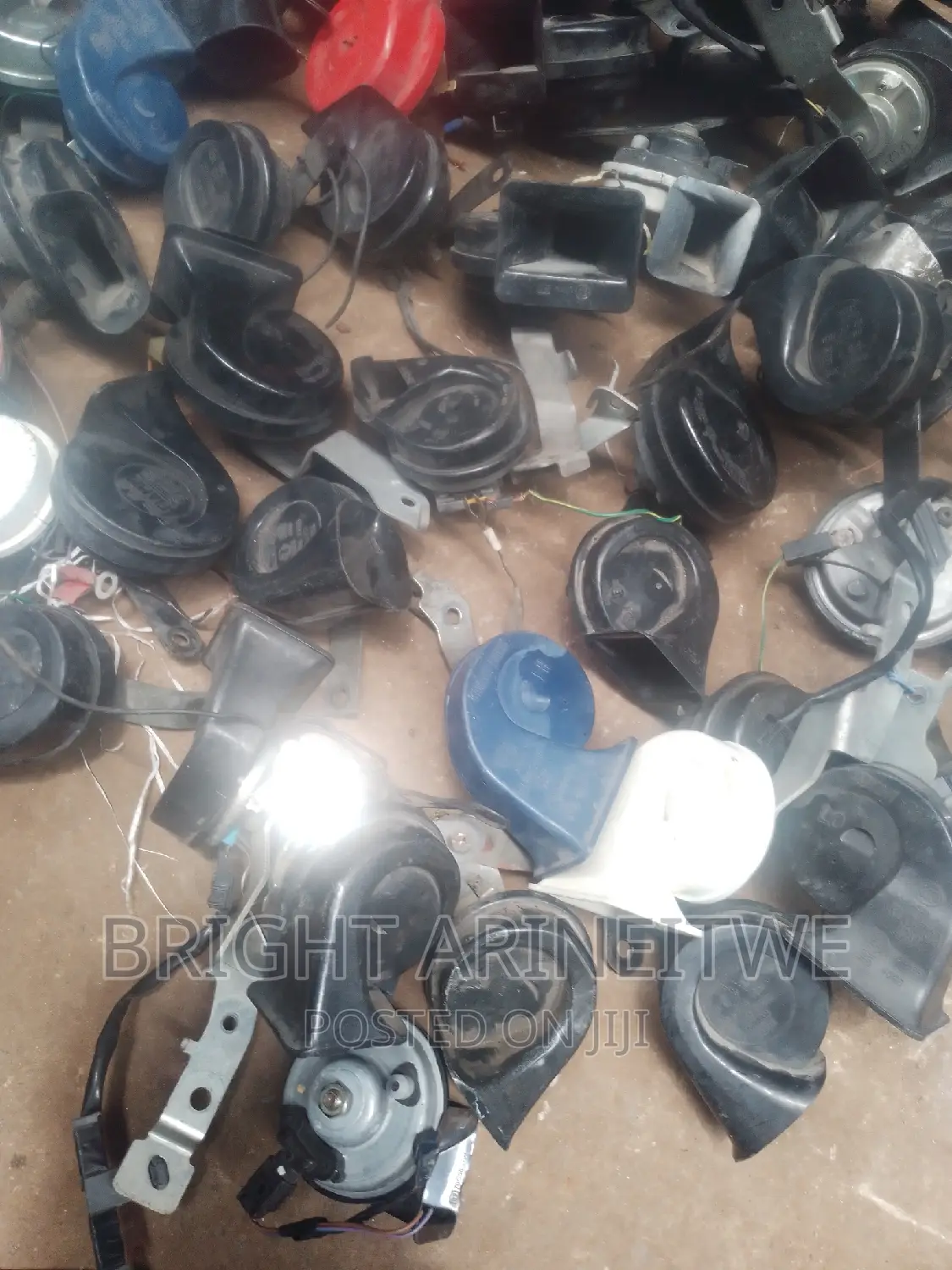 Car Horns for Saloon Cars and SUV Cars .