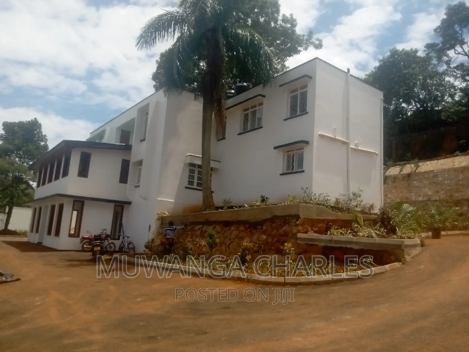 5bdrm Duplex in Fs Properties Ltd, Central Division for rent
