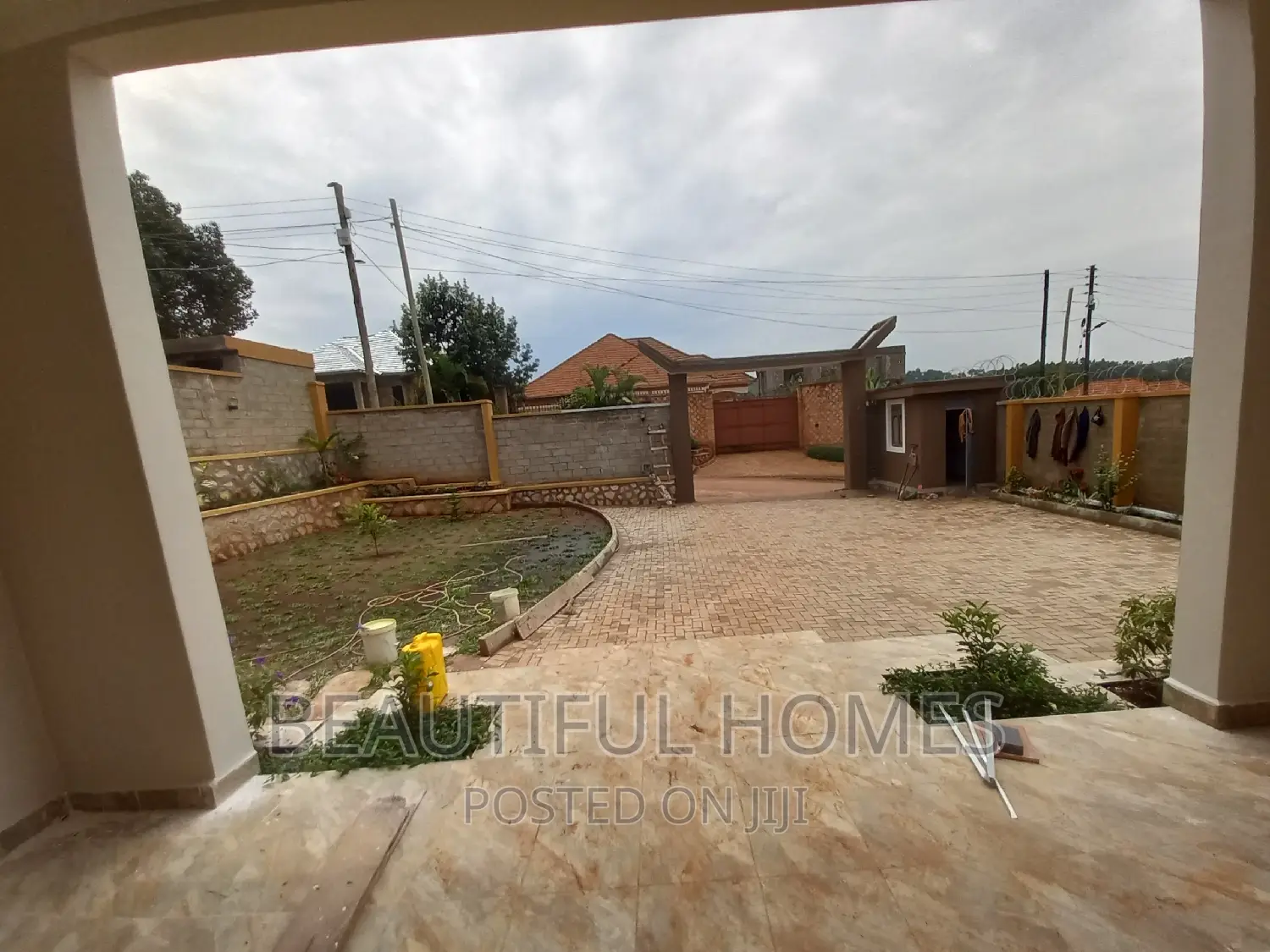Furnished 5bdrm Bungalow in Bwebajja Akright, Ssisa for sale