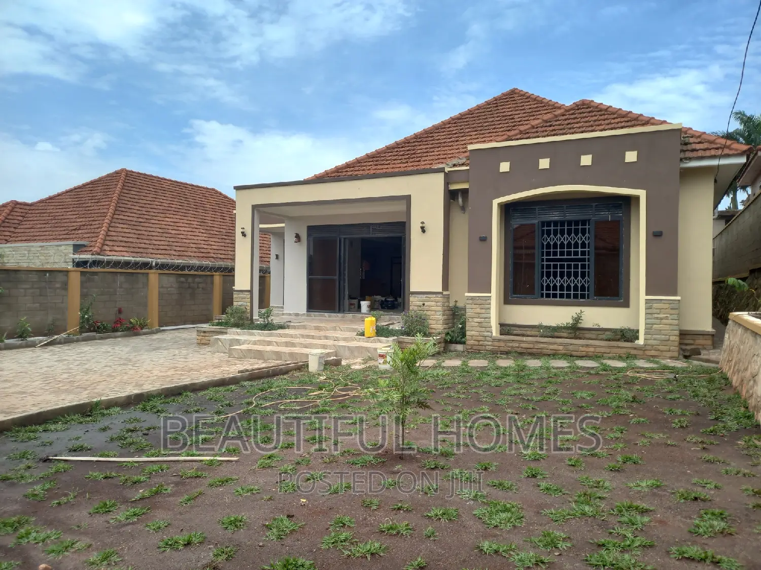 Furnished 5bdrm House in Bwebajja Akright, Central Division for sale