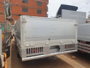 Fuso Mitsubishi Truck
