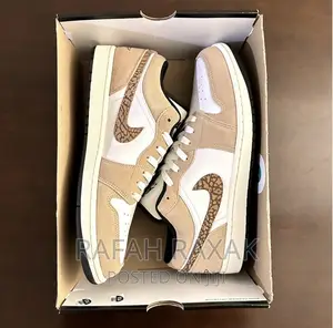 Original Unisex Nike Jordan 1 Low SE Sneaker