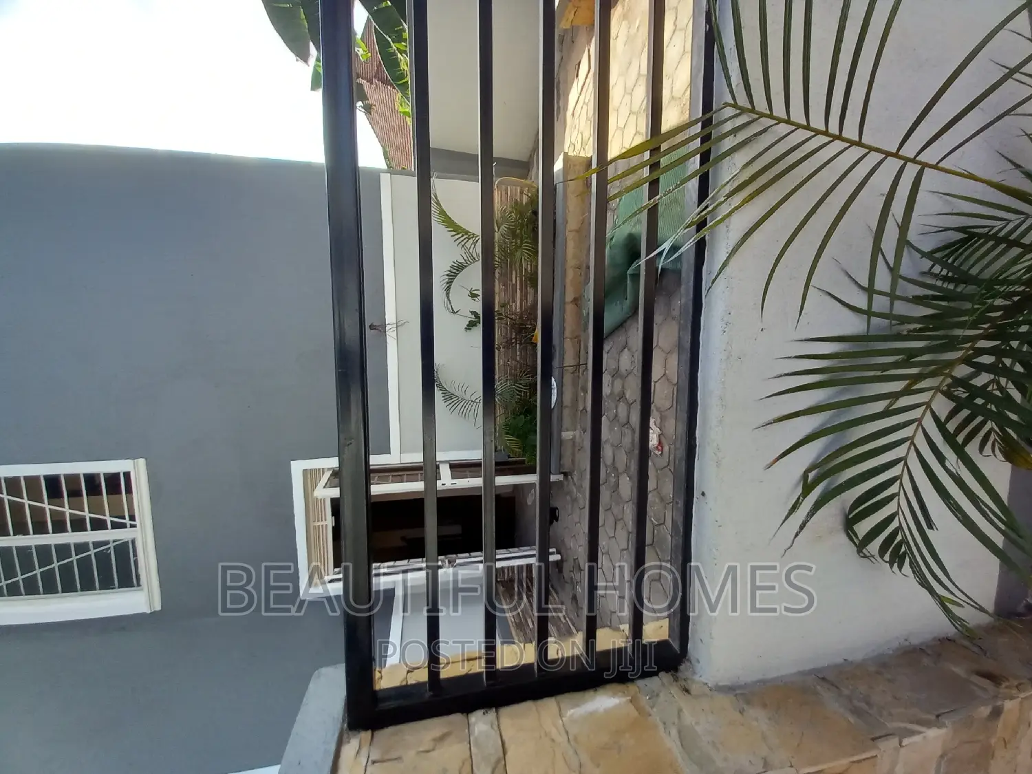 Furnished 4bdrm Duplex in Kira Corporate On for sale