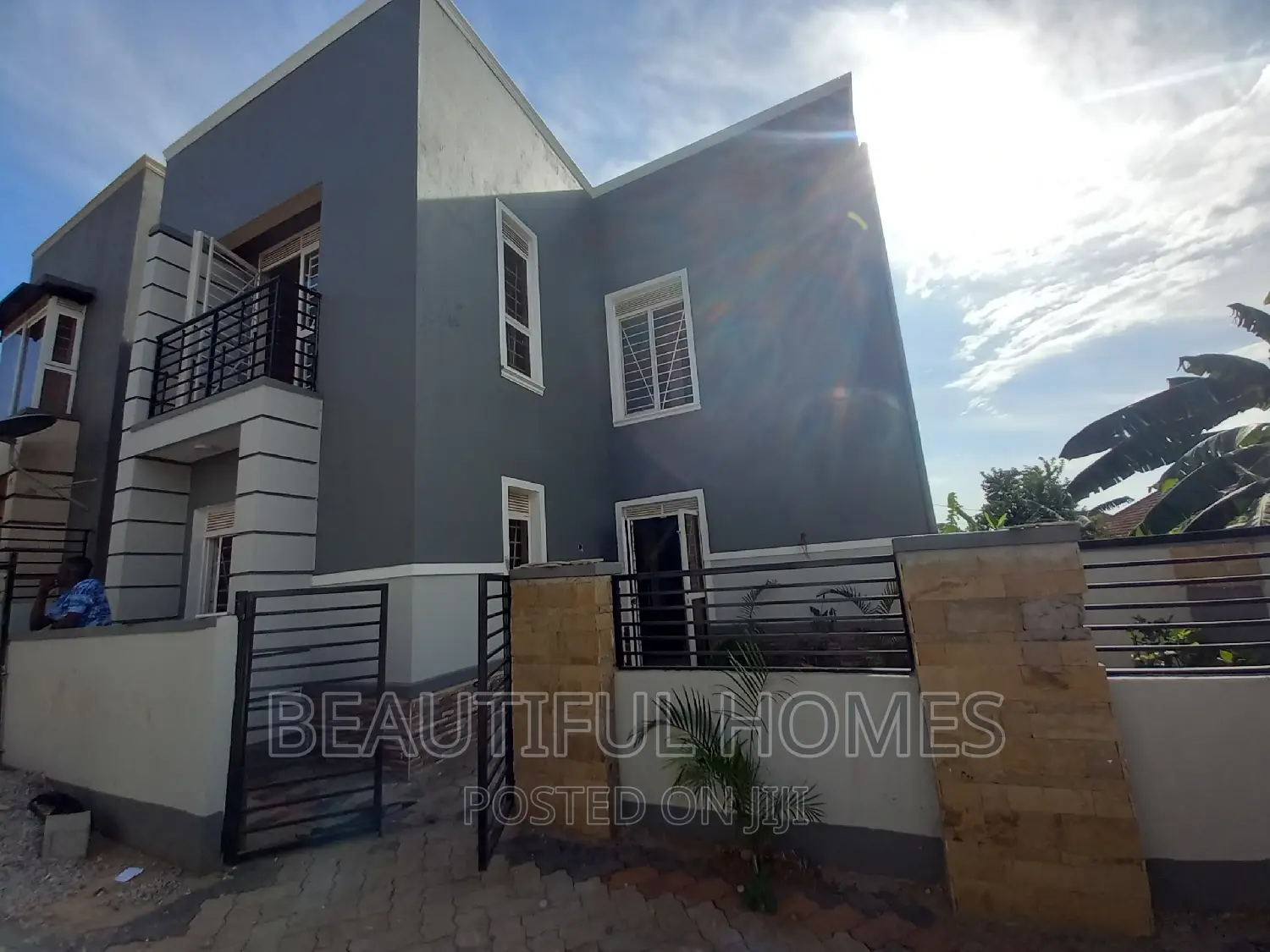 Furnished 4bdrm Duplex in Kira Corporate On for sale