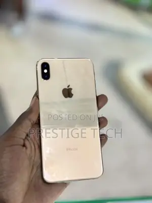 Photo - Apple iPhone XS Max 64 GB Gold