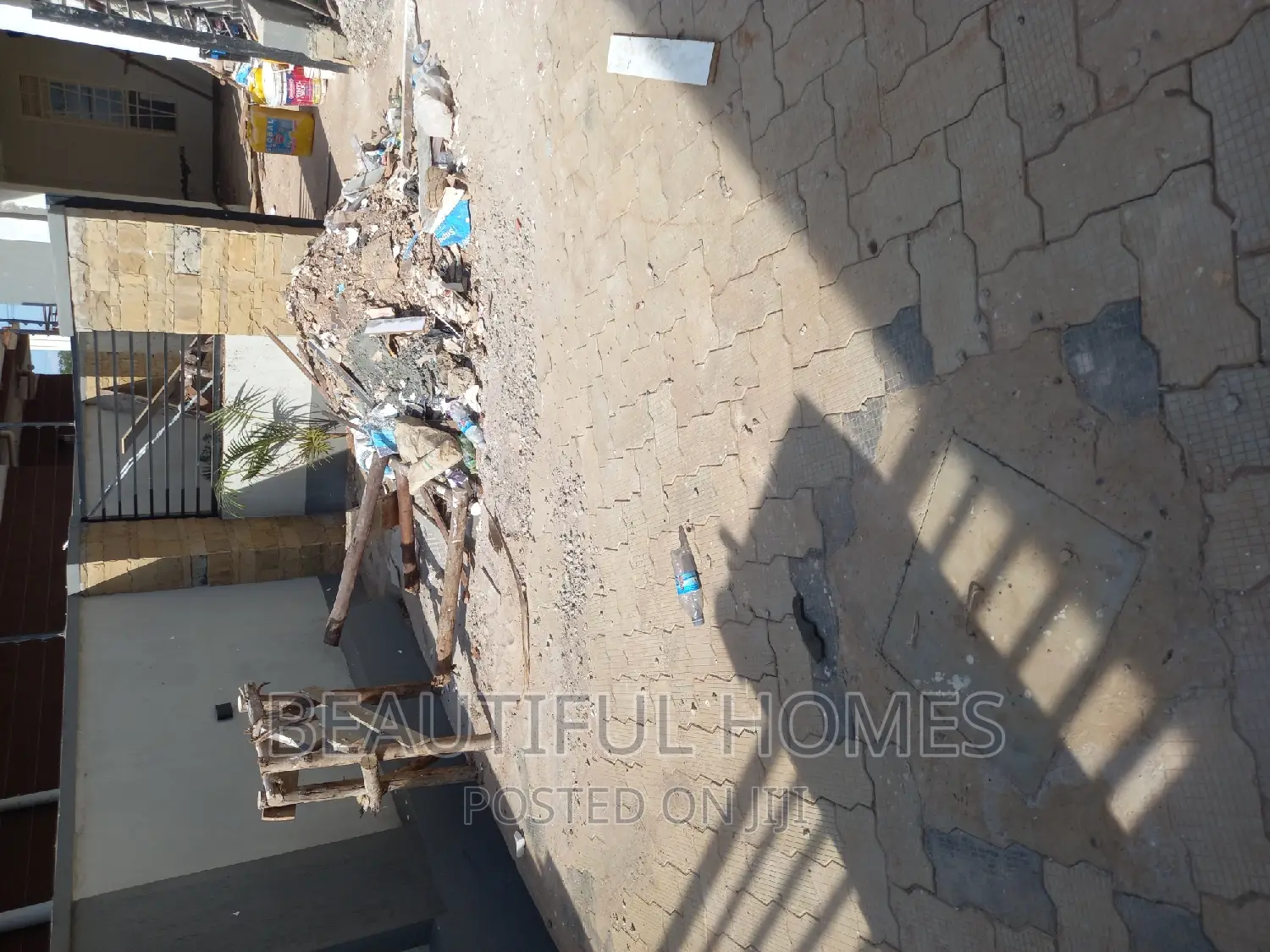 Furnished 4bdrm Maisonette in Kira Very Corporate for sale