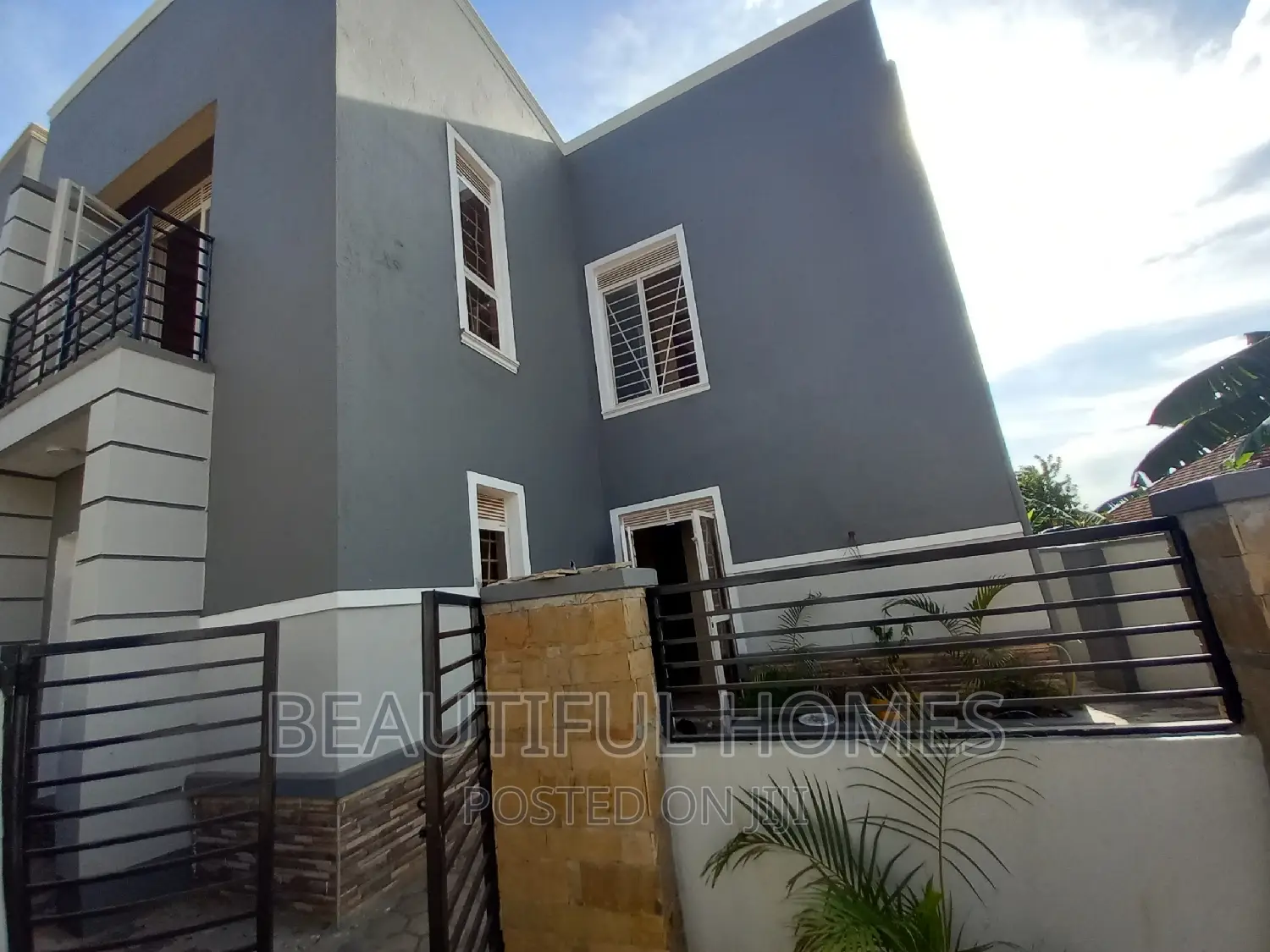 Furnished 4bdrm Maisonette in Kira Very Corporate for sale