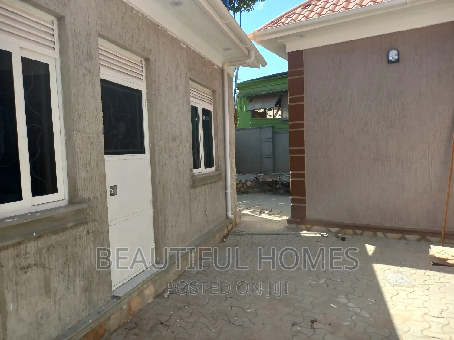 Furnished 4bdrm House in Kira for sale