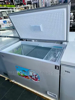 SAYONA 400litres Chest/Deep Freezers \\ SILVER 