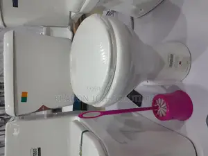 Vitor Press Toilet