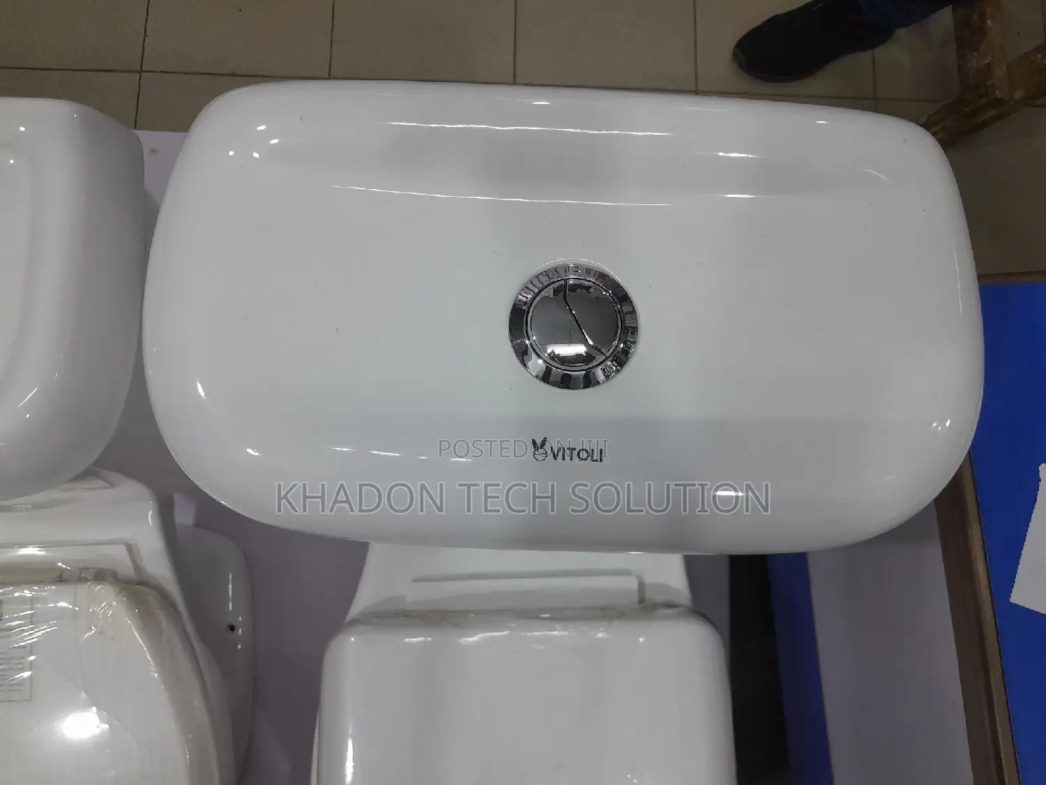 Vitor Press Toilet