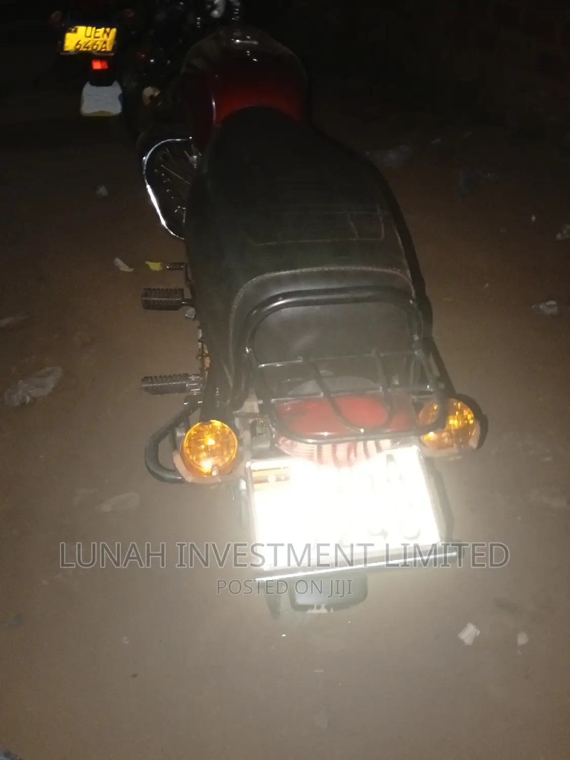 Bajaj Boxer 100 2024 Red
