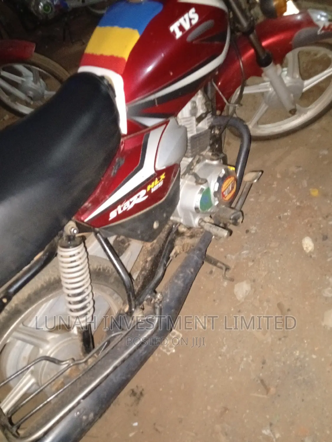 TVS HLX 125 2022 Red