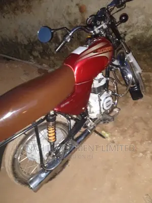 Bajaj Boxer 100 2023 Red