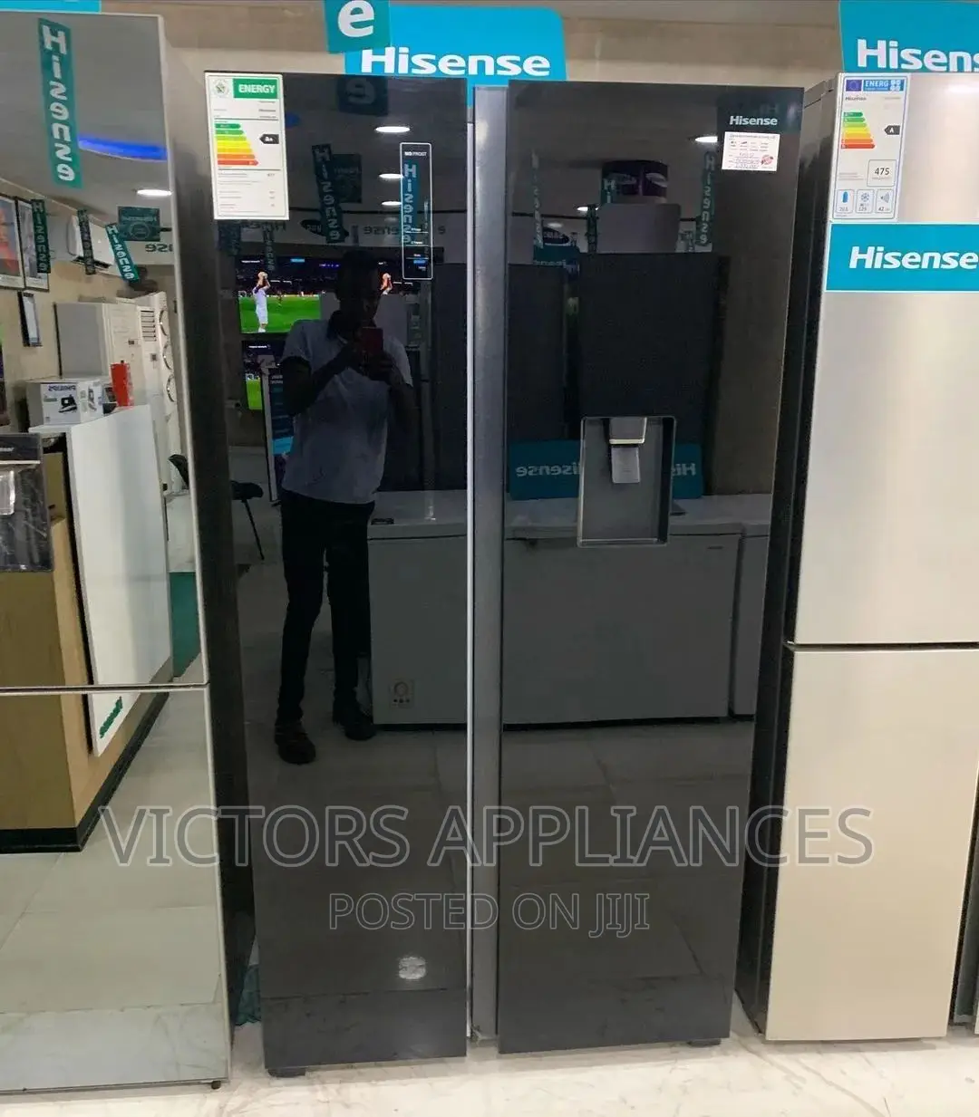 Hisense 670L Side by Side Refrigerator With Water Dispenser