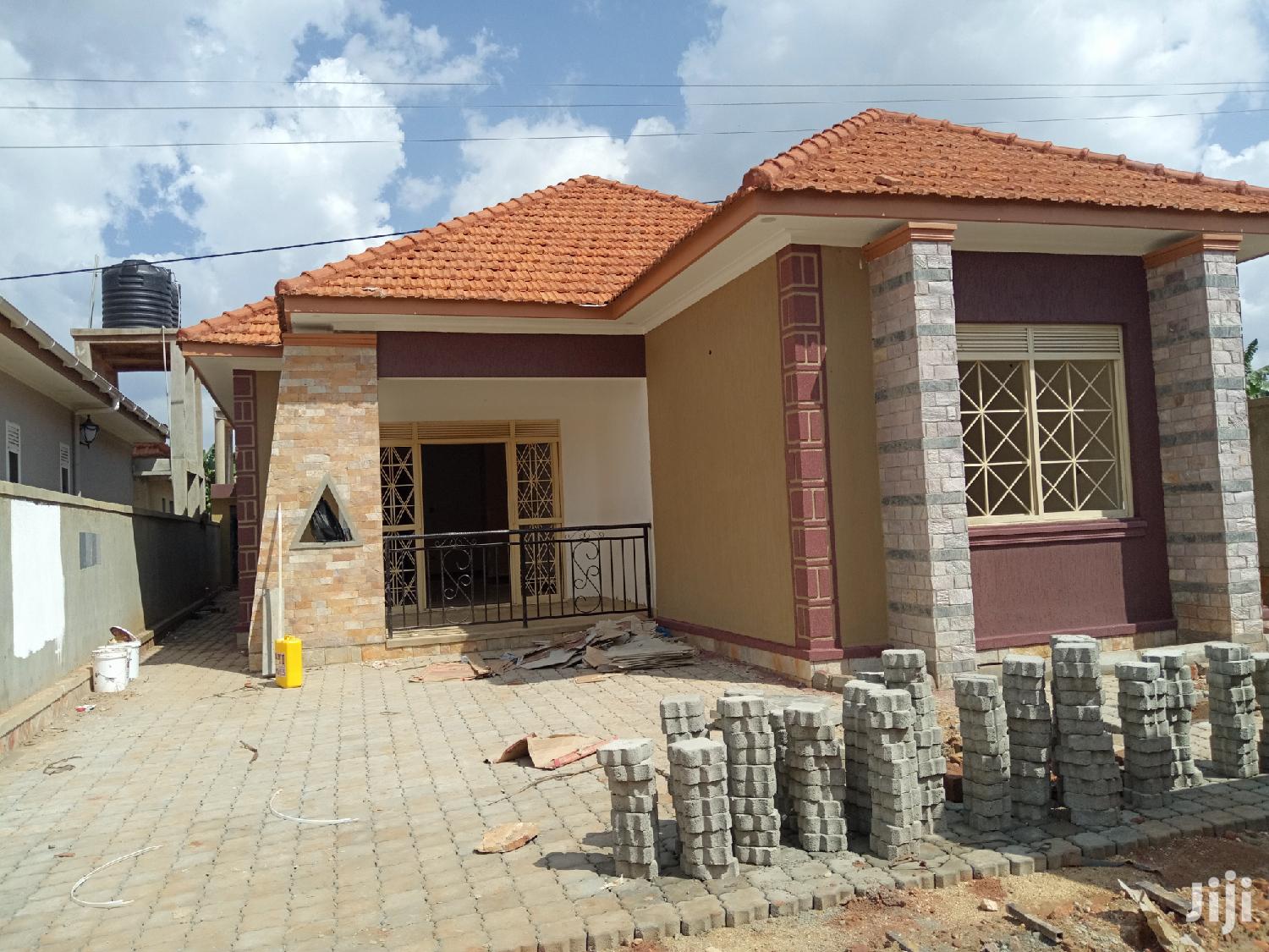 Kiira Estate On Gorgeous Homes With Tarmacked Roads On Sell