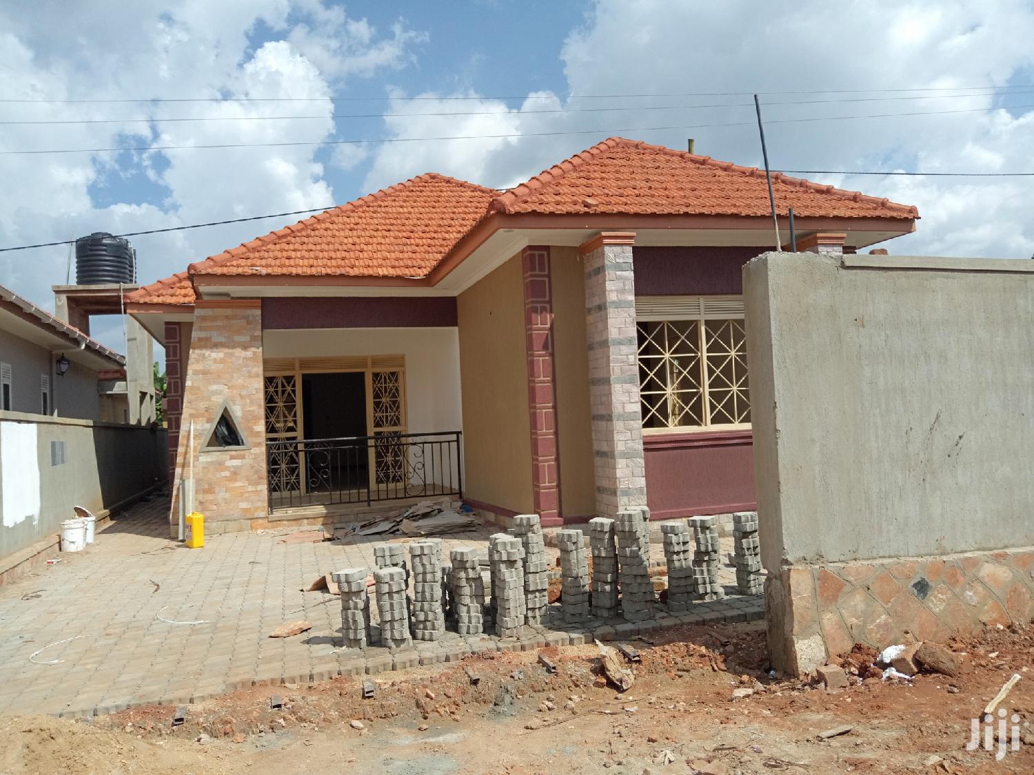 Kiira Estate On Gorgeous Homes With Tarmacked Roads On Sell