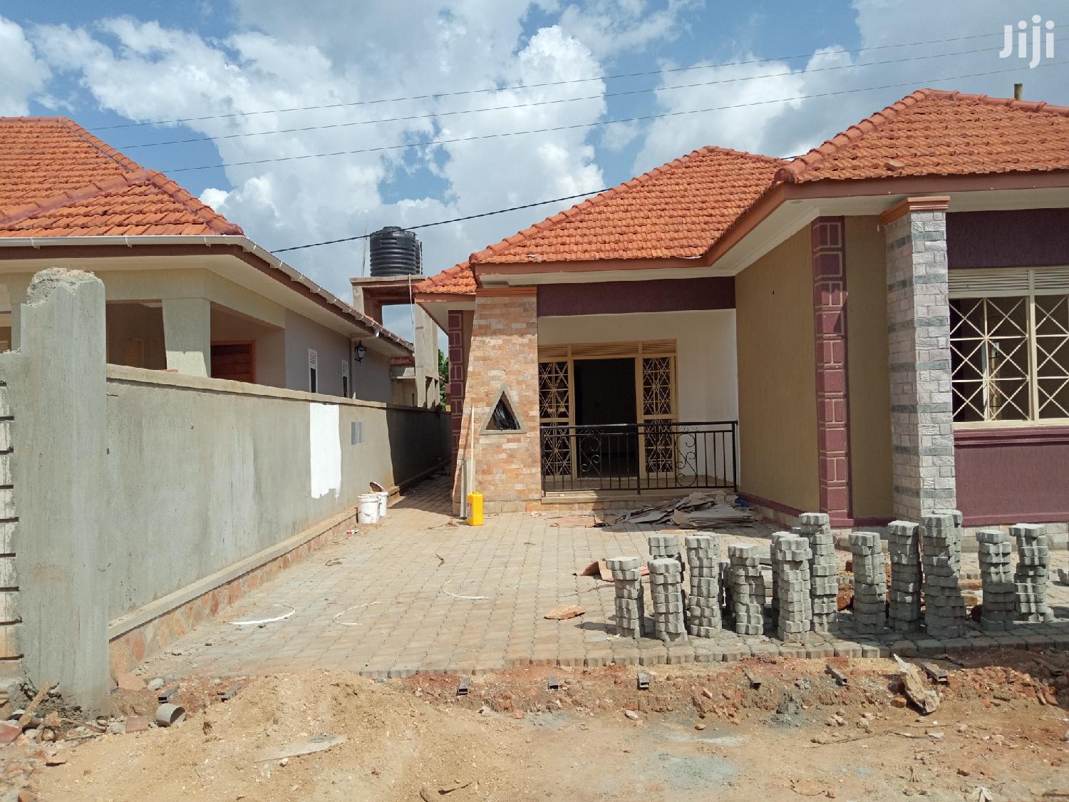 Kiira Estate On Gorgeous Homes With Tarmacked Roads On Sell