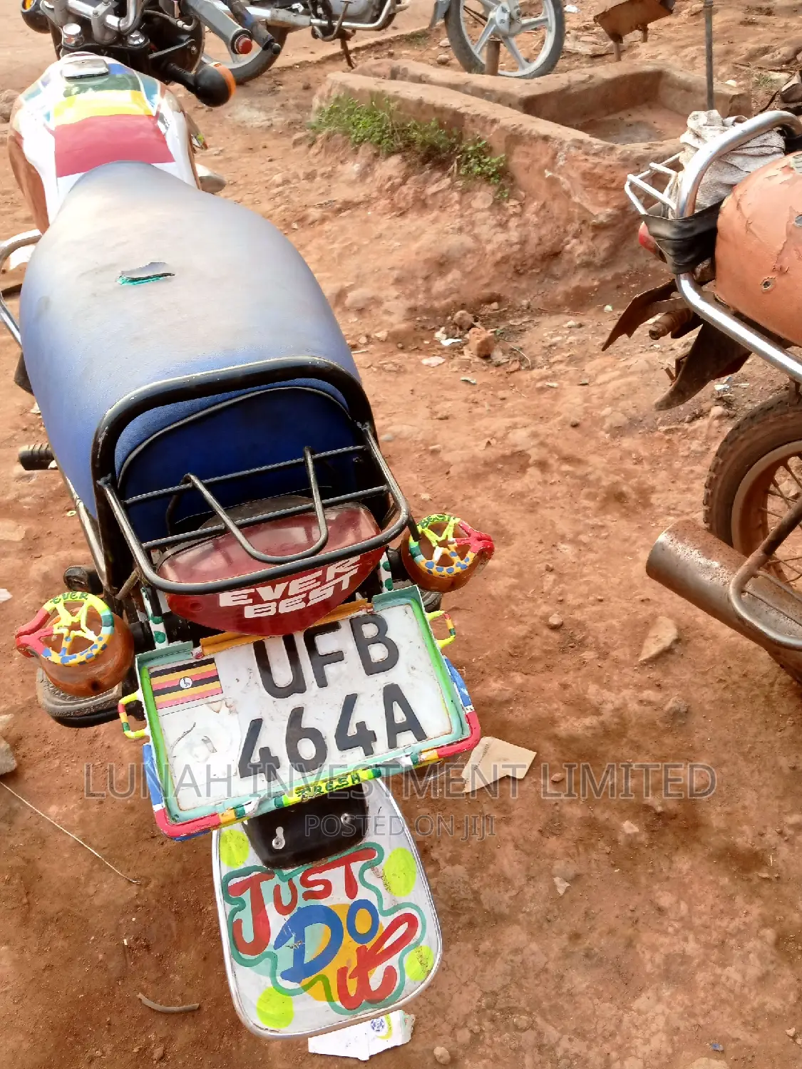 Bajaj Boxer 100 2022 Red