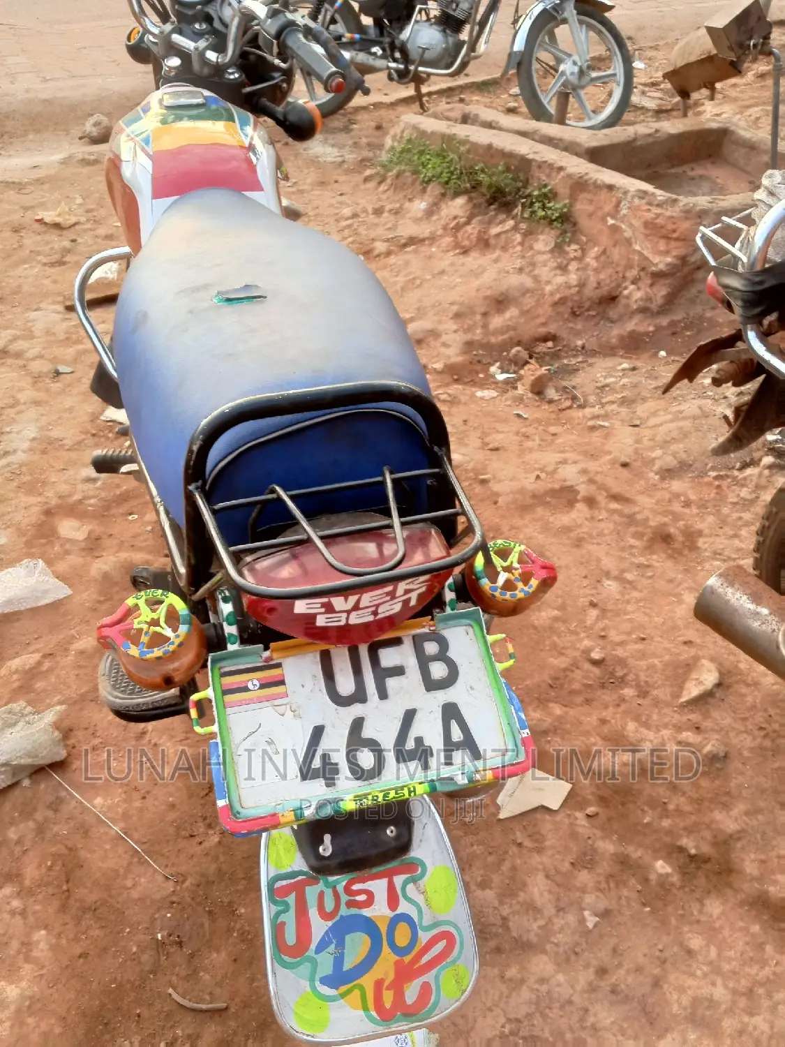Bajaj Boxer 100 2022 Red