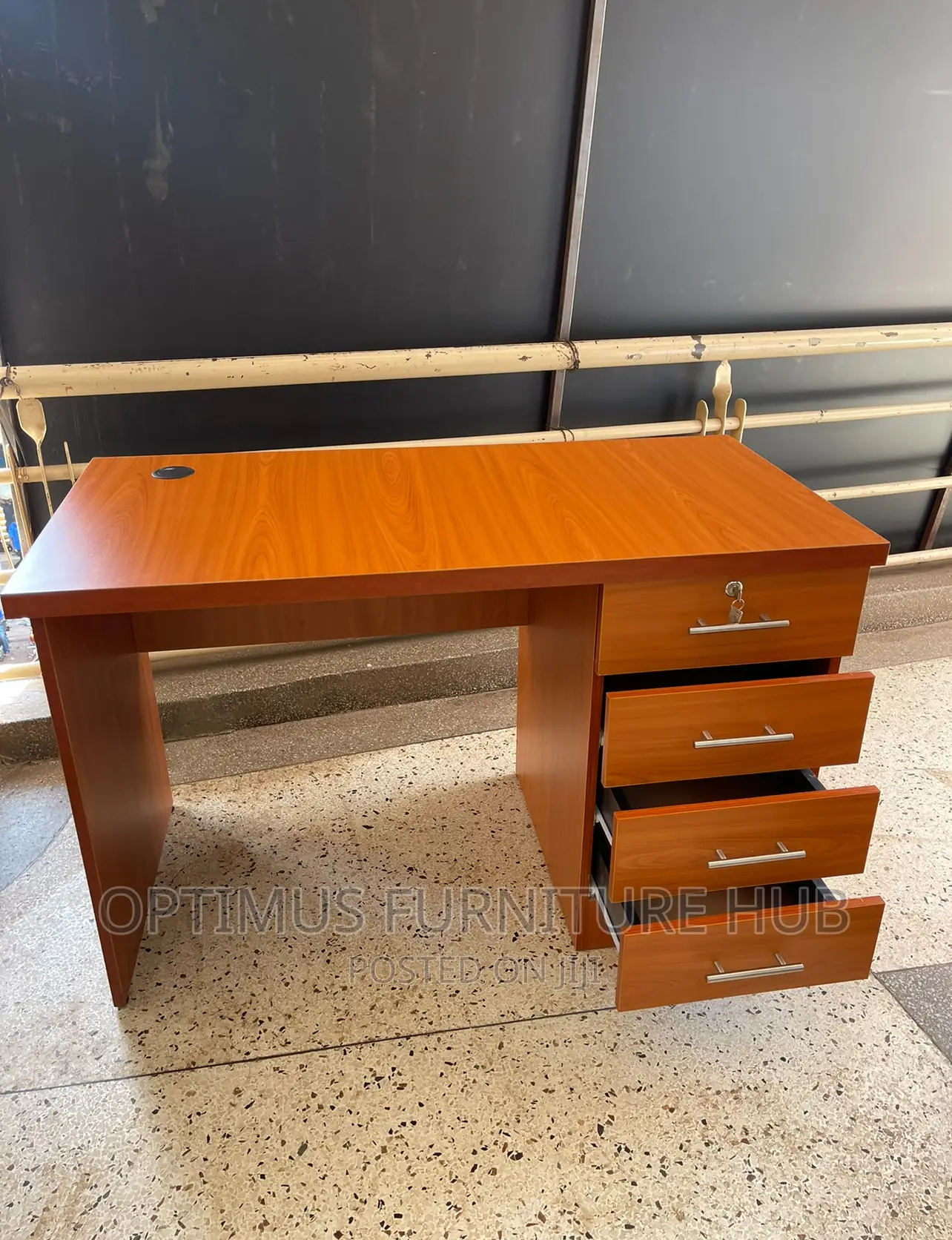 Office Desk (1.2 Meters )