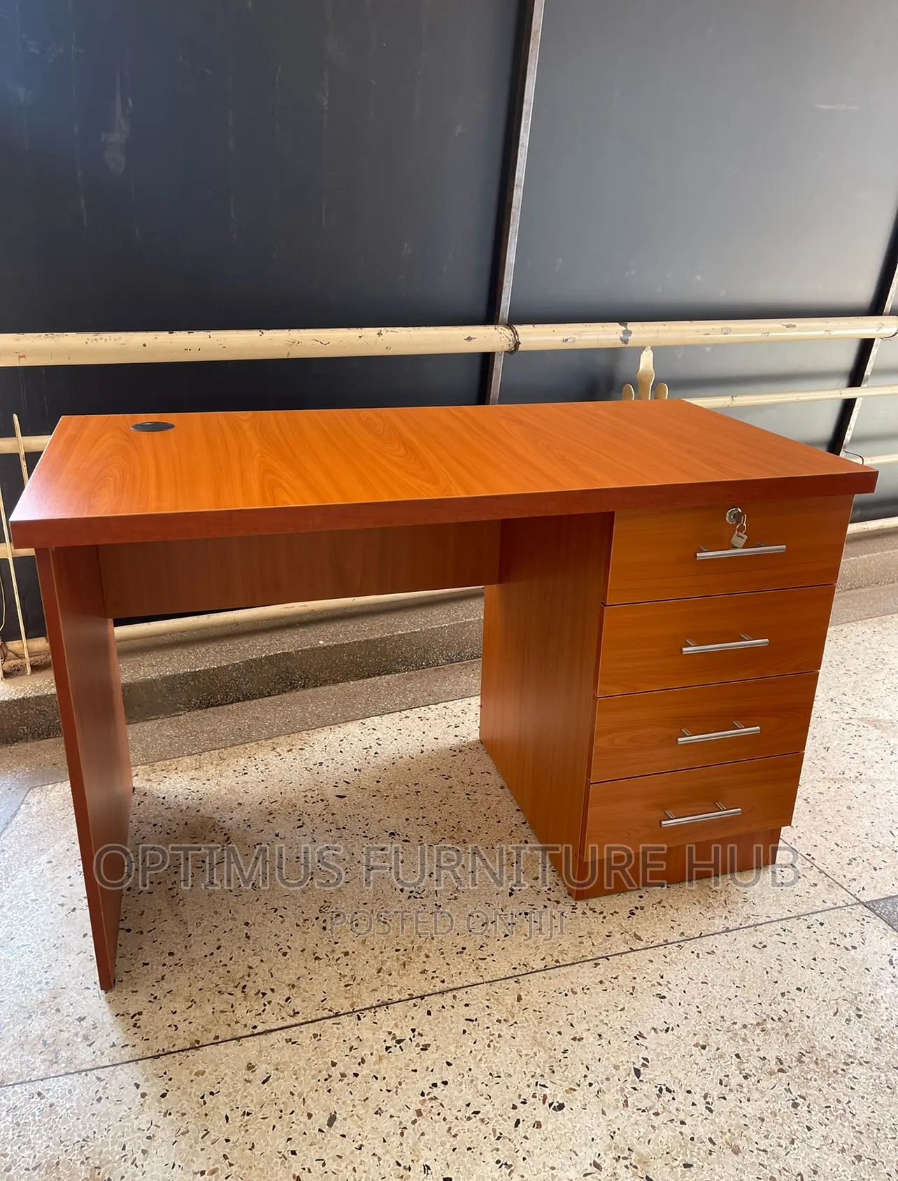 Office Desk (1.2 Meters )
