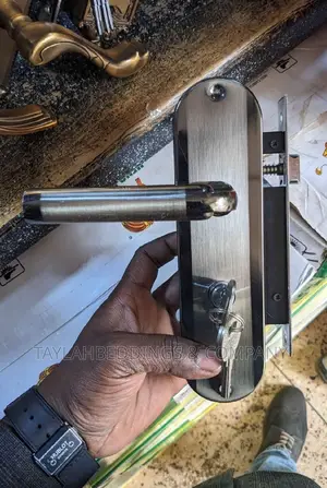 Laxmi Steel Door Handle With Lock