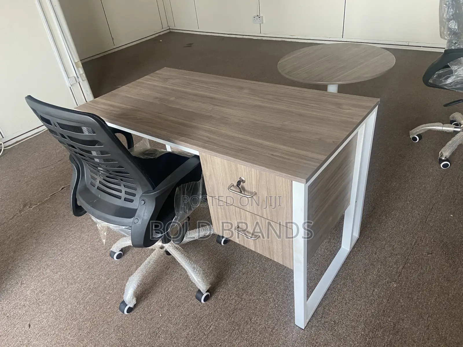 Office Desks/ Office Tables/ Office Furniture
