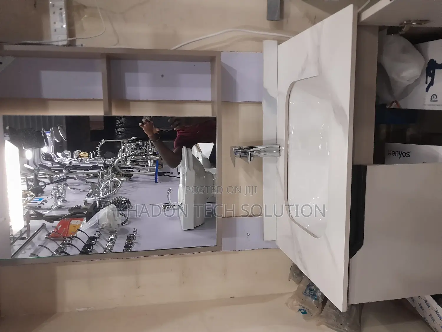 Mirror Cabin White