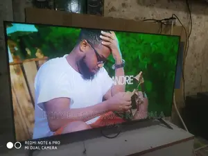 It's 40"Inch Hisense Digital Tv