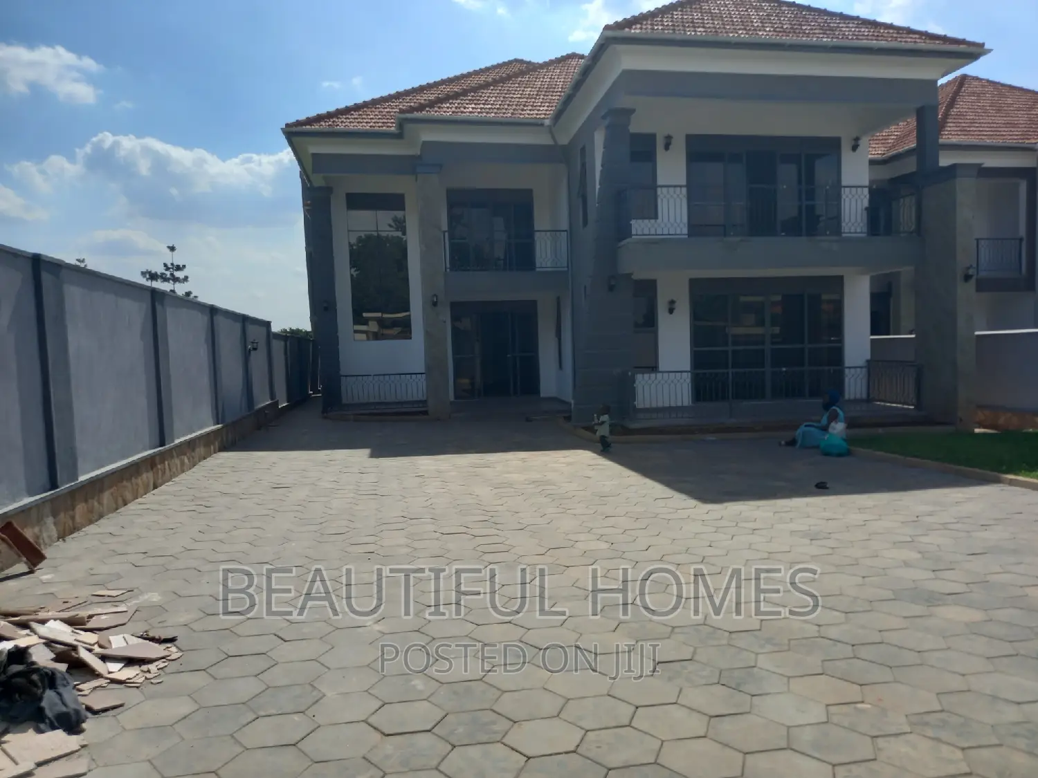 Furnished 7bdrm Duplex in Najjera, Kira for sale